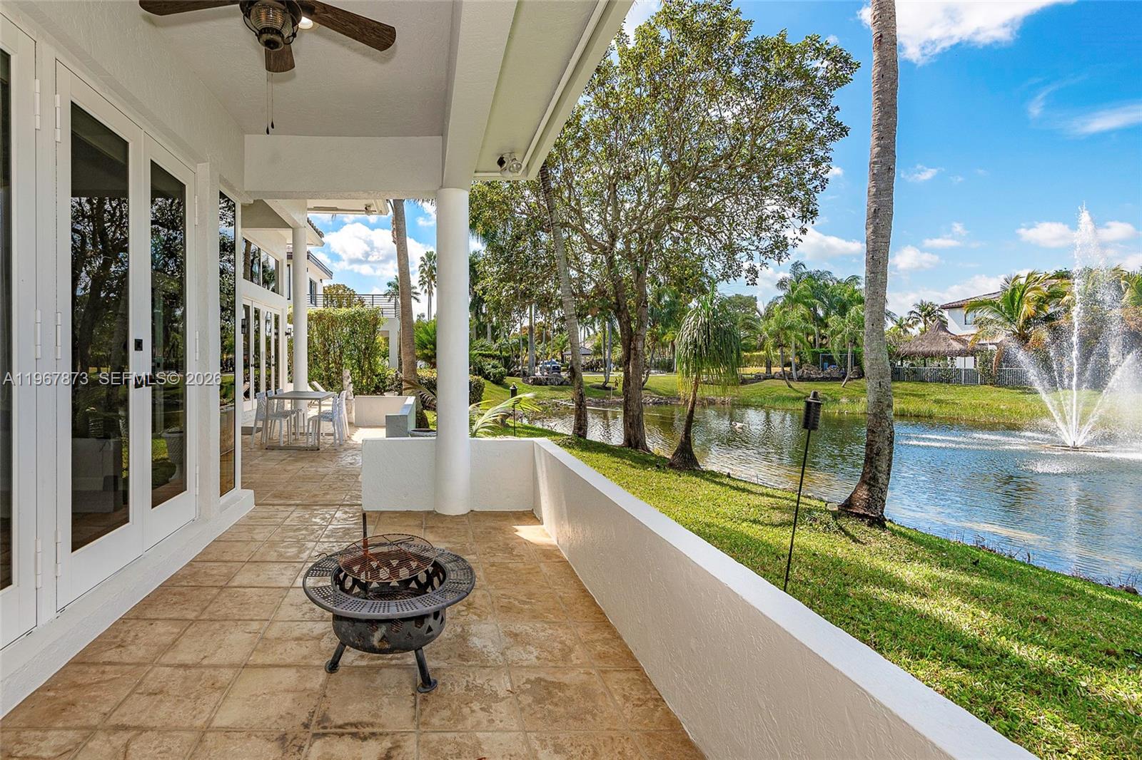 HOLLYWOOD LAKES COUNTRY C - Residential