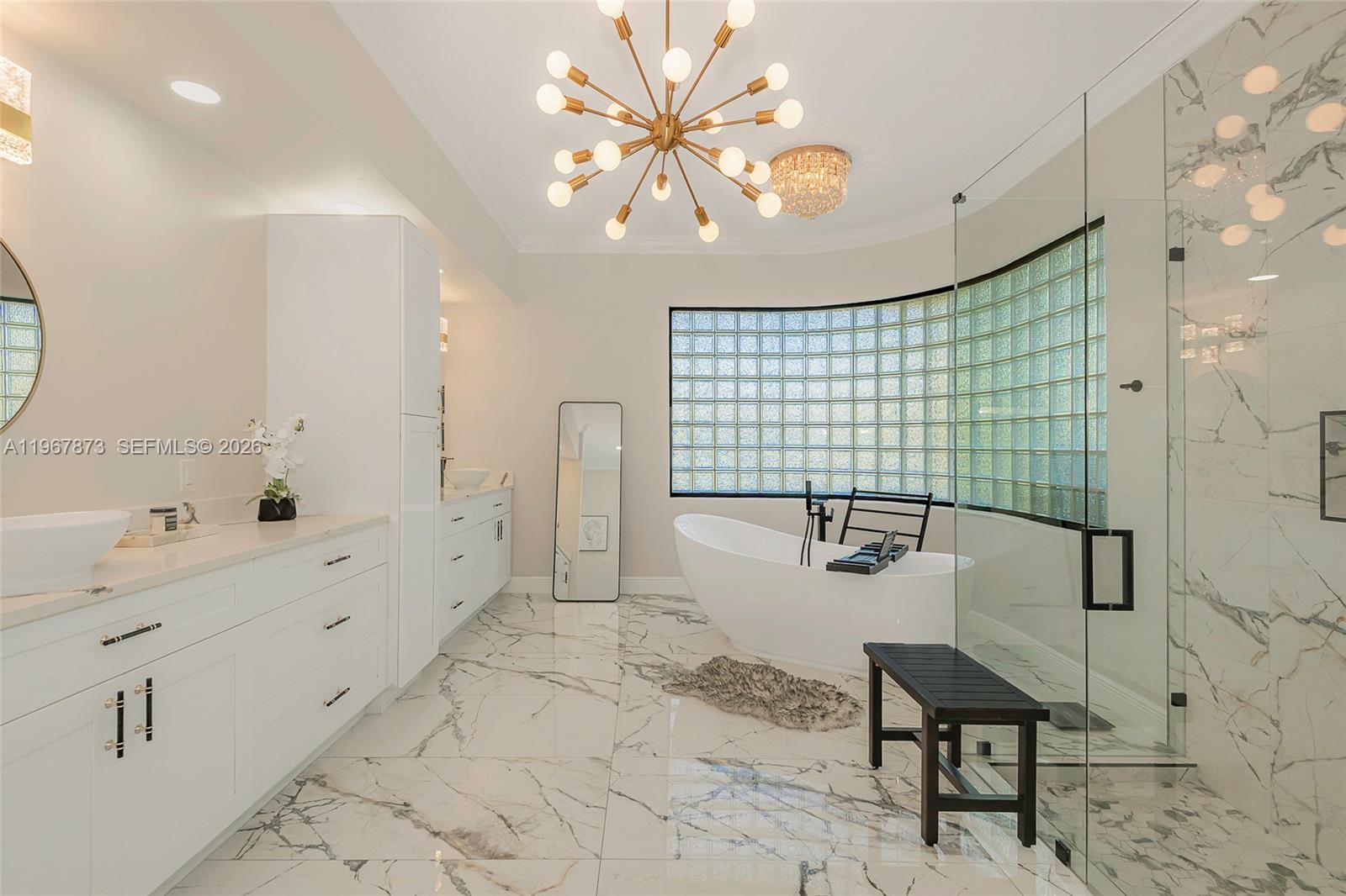 HOLLYWOOD LAKES COUNTRY C - Residential