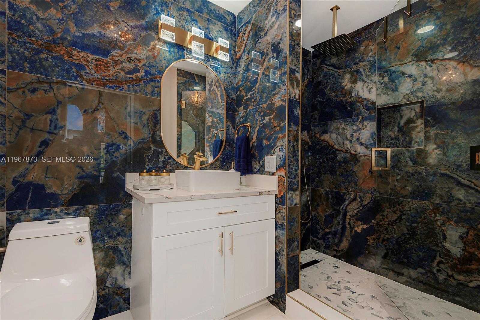 HOLLYWOOD LAKES COUNTRY C - Residential