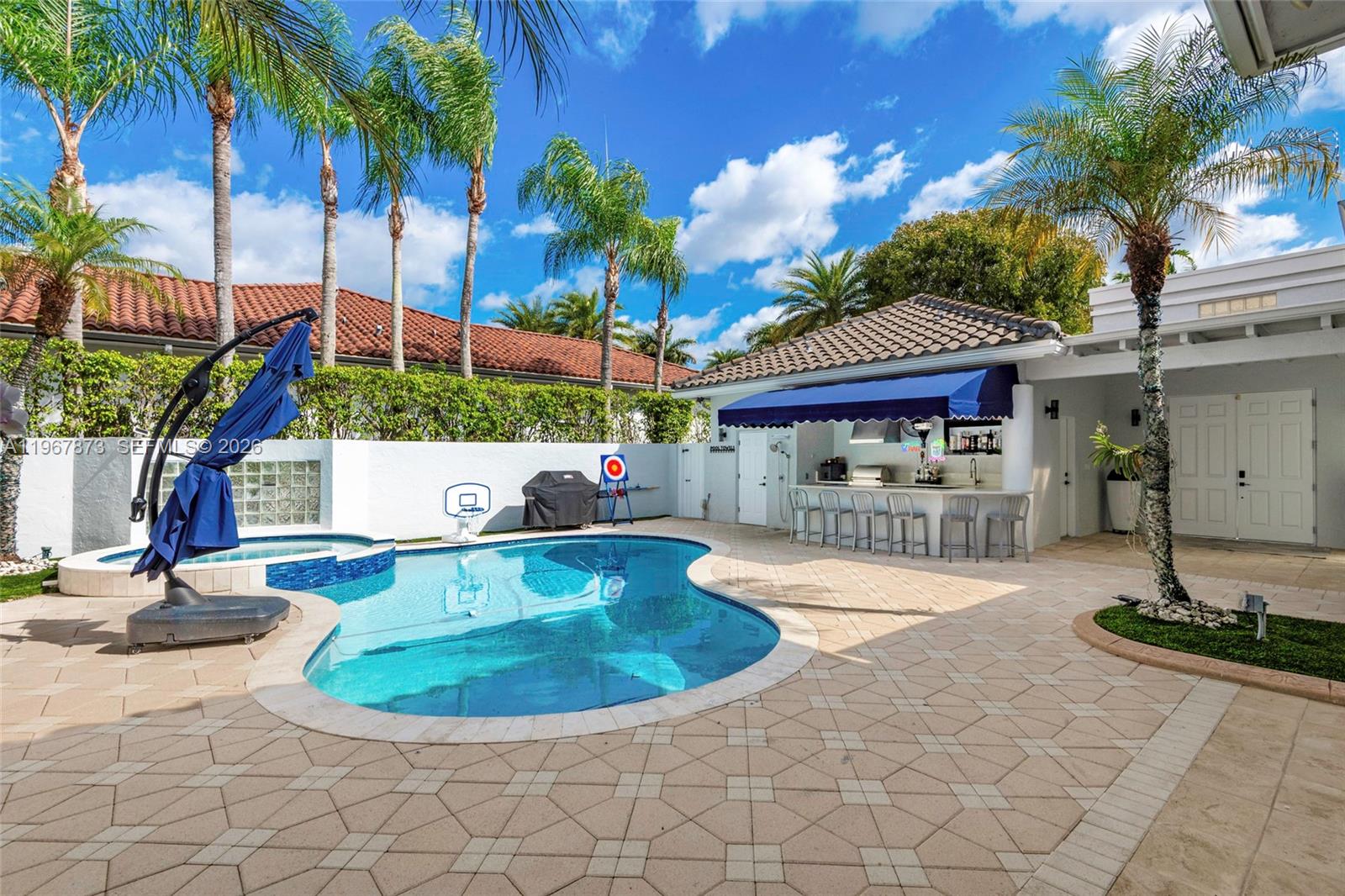 HOLLYWOOD LAKES COUNTRY C - Residential