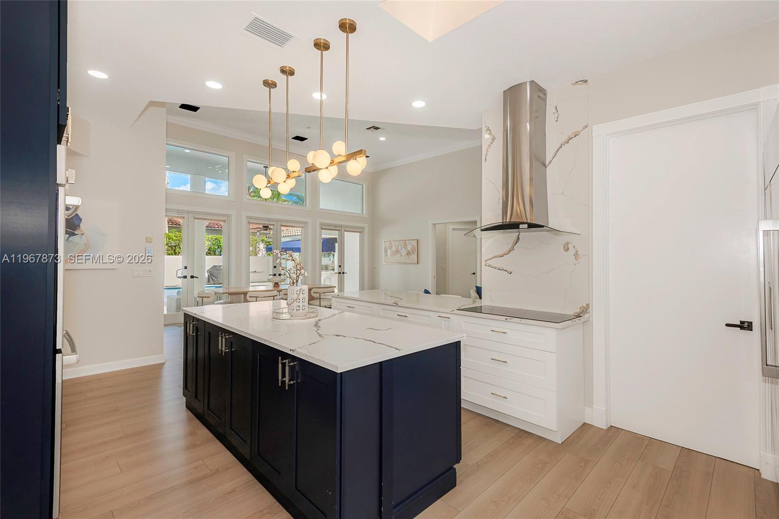 HOLLYWOOD LAKES COUNTRY C - Residential