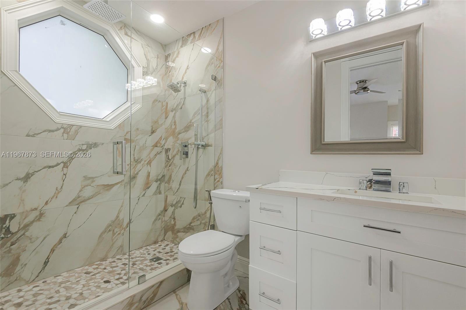 HOLLYWOOD LAKES COUNTRY C - Residential