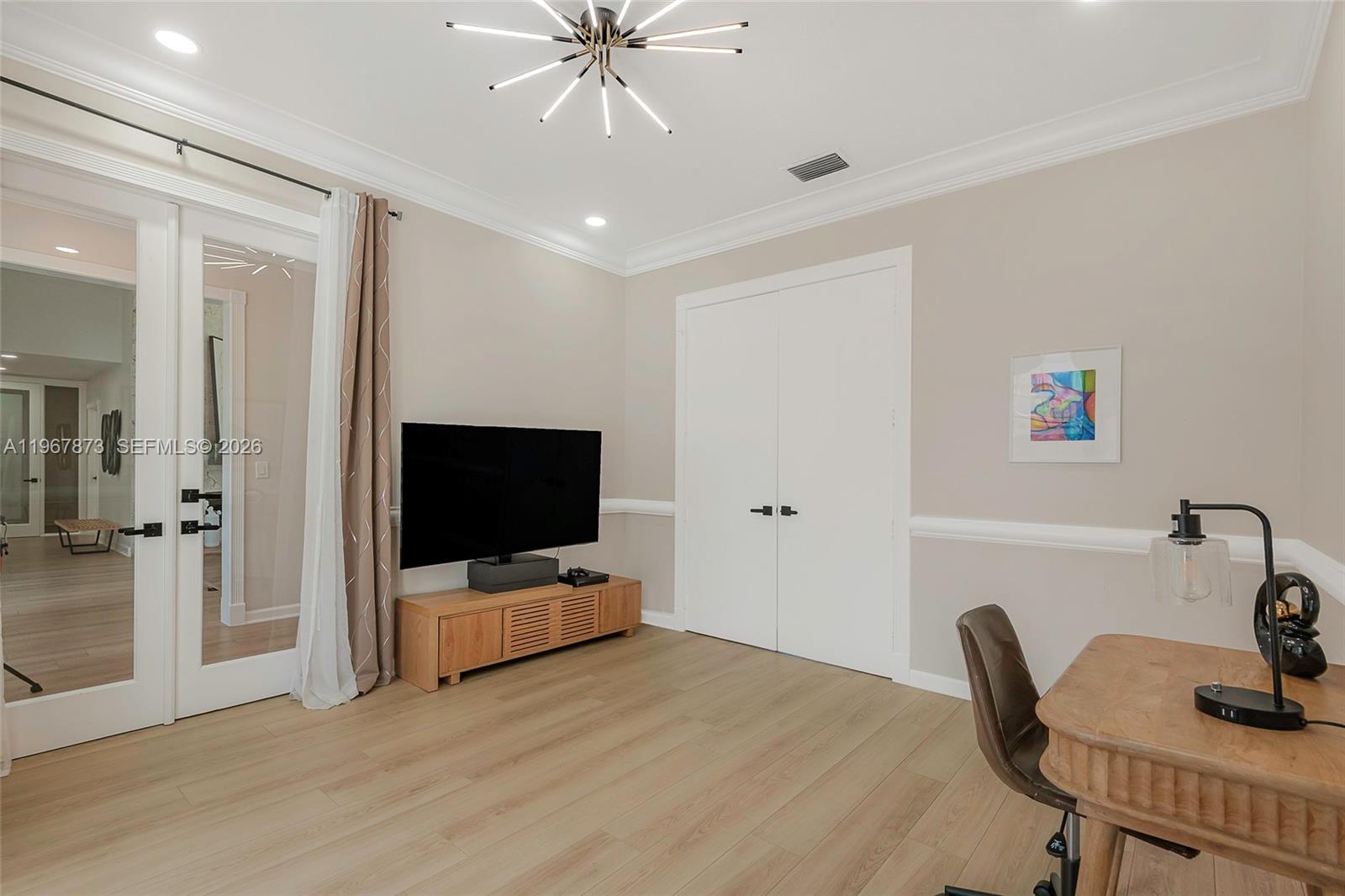 HOLLYWOOD LAKES COUNTRY C - Residential