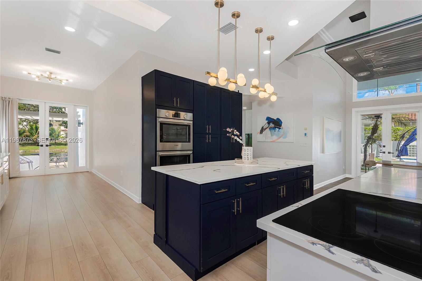 HOLLYWOOD LAKES COUNTRY C - Residential