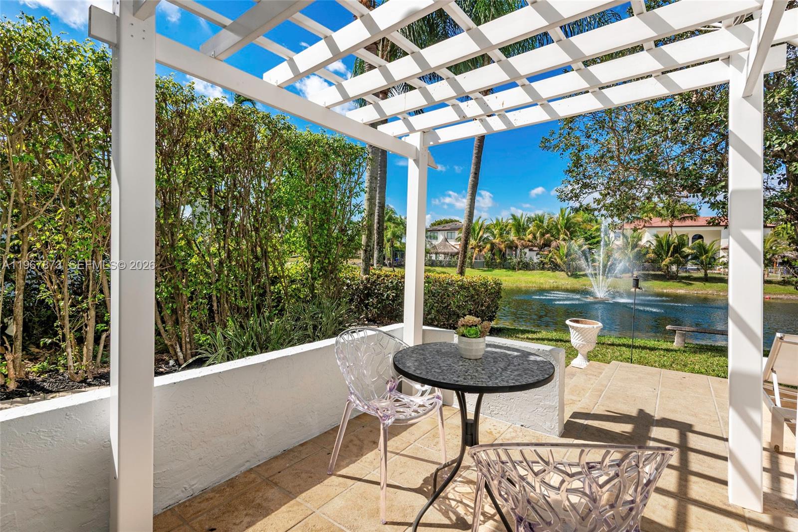 HOLLYWOOD LAKES COUNTRY C - Residential