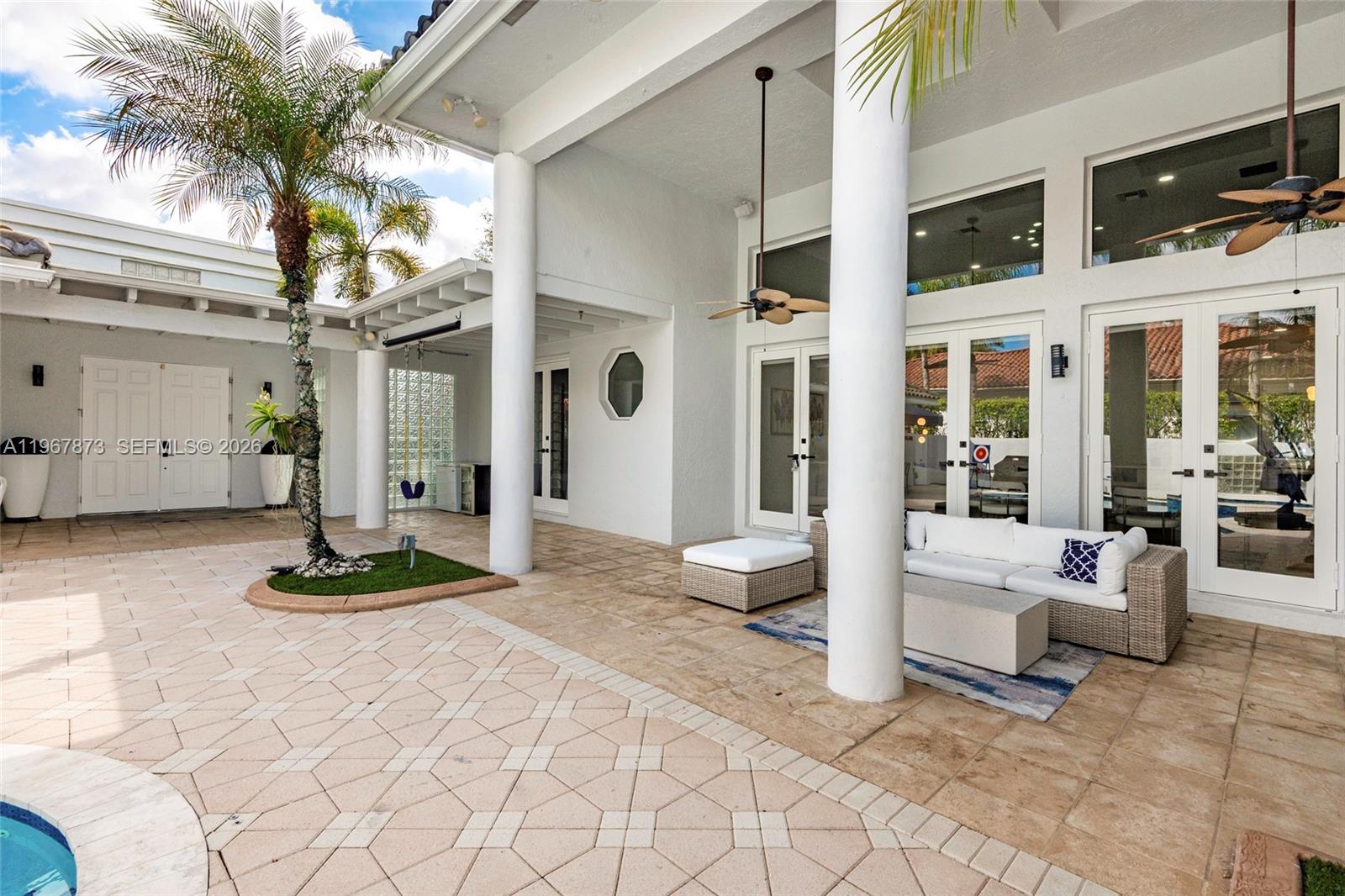 HOLLYWOOD LAKES COUNTRY C - Residential