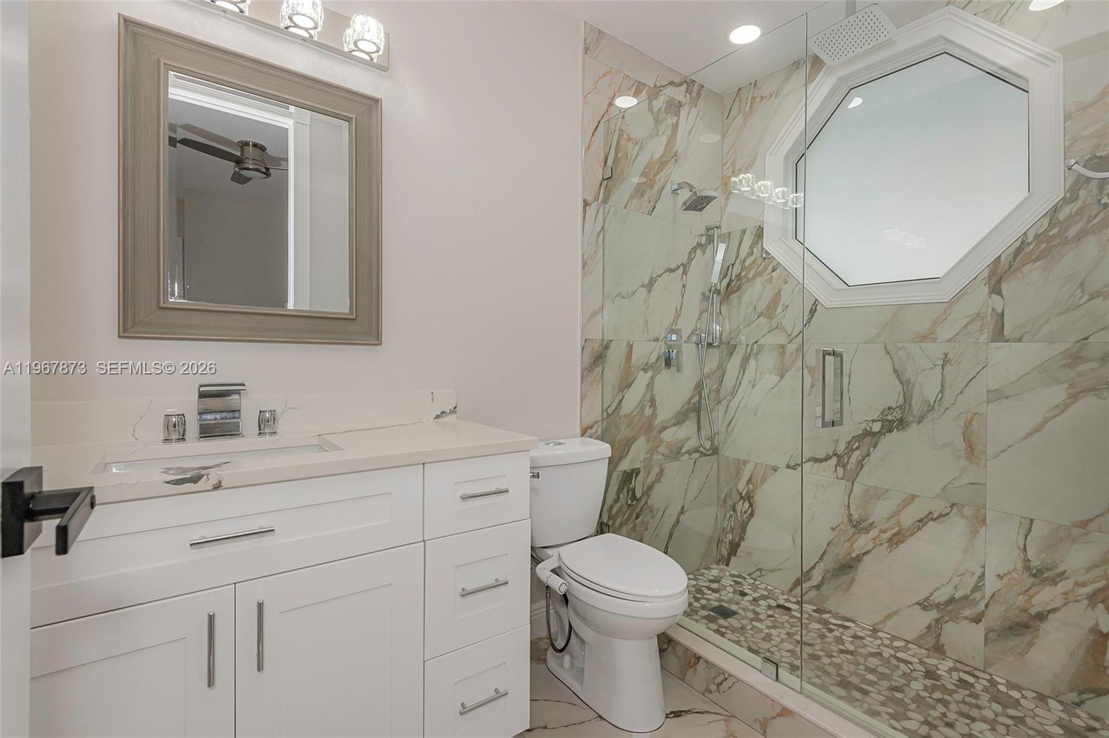 HOLLYWOOD LAKES COUNTRY C - Residential