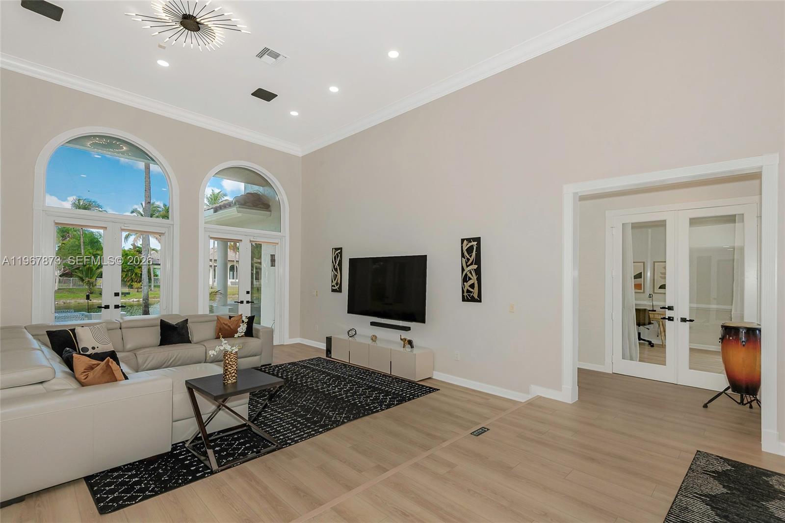 HOLLYWOOD LAKES COUNTRY C - Residential