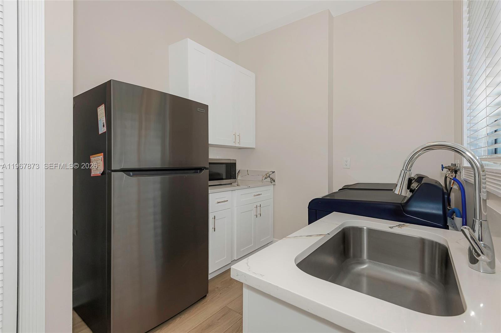 HOLLYWOOD LAKES COUNTRY C - Residential