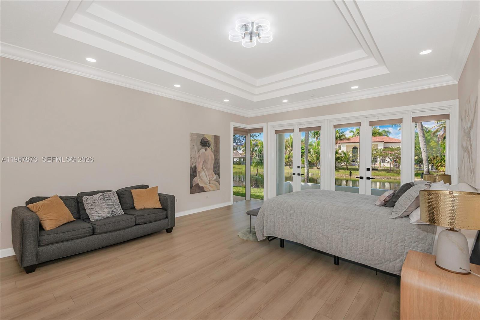 HOLLYWOOD LAKES COUNTRY C - Residential