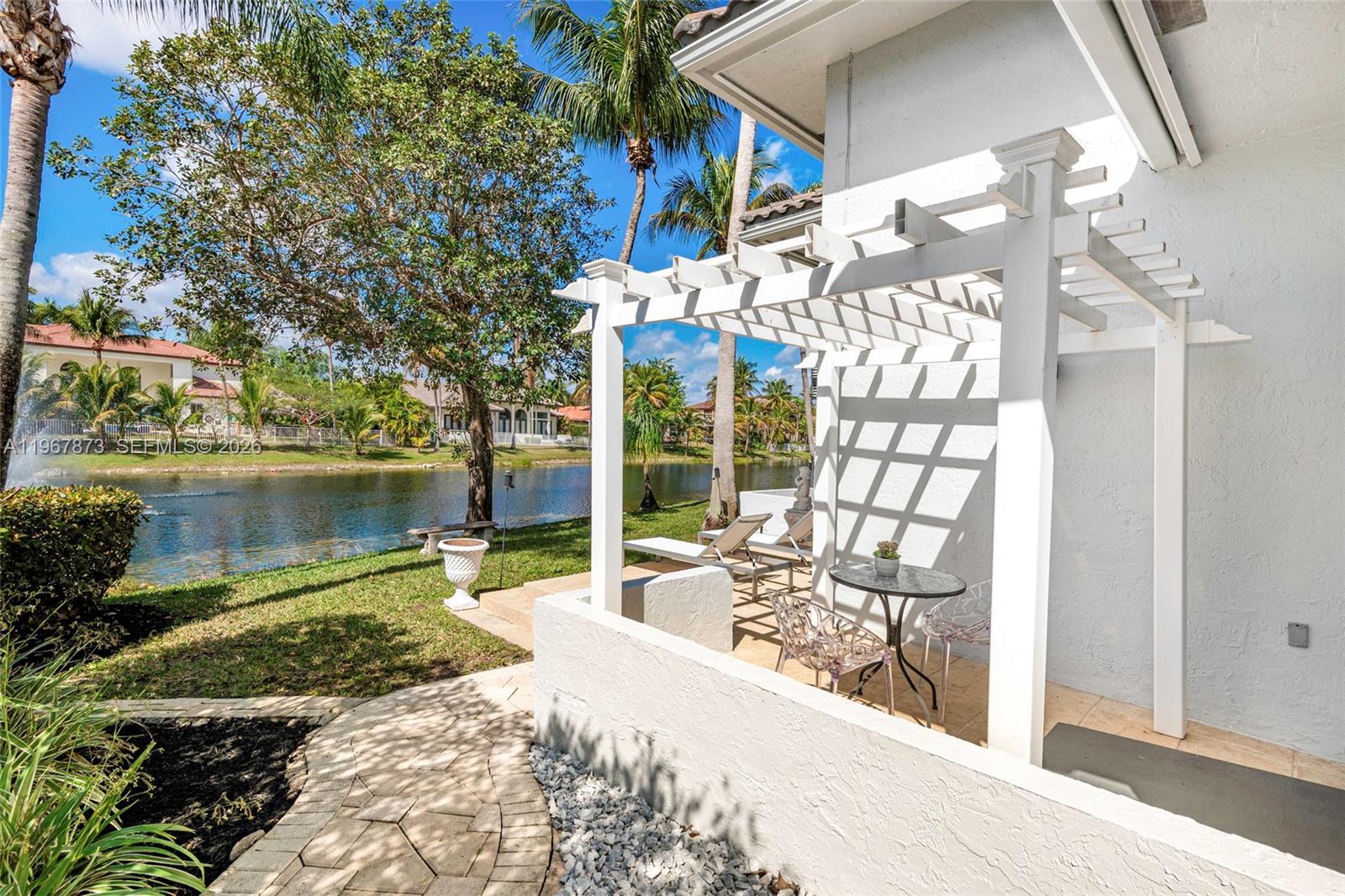 HOLLYWOOD LAKES COUNTRY C - Residential