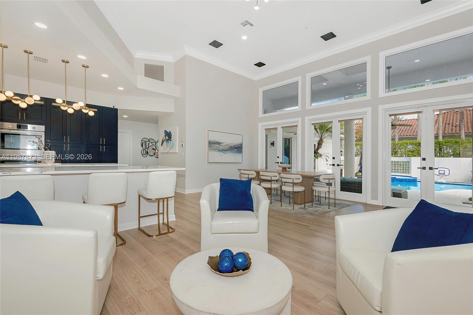 HOLLYWOOD LAKES COUNTRY C - Residential