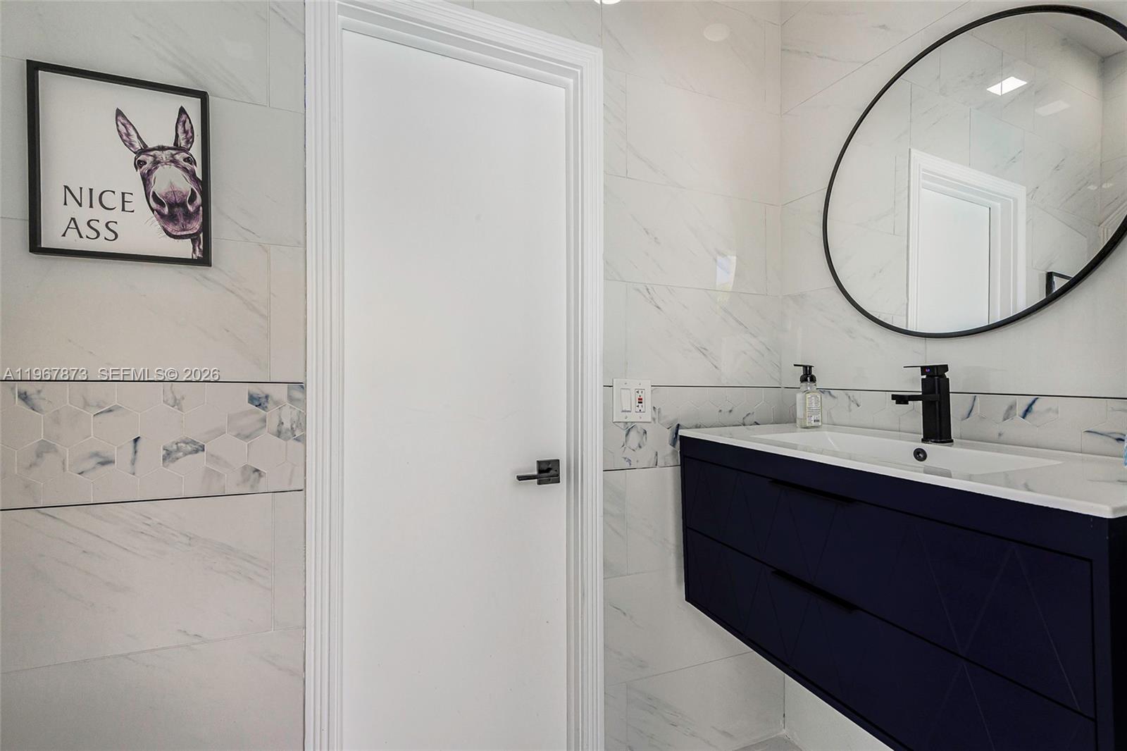 HOLLYWOOD LAKES COUNTRY C - Residential