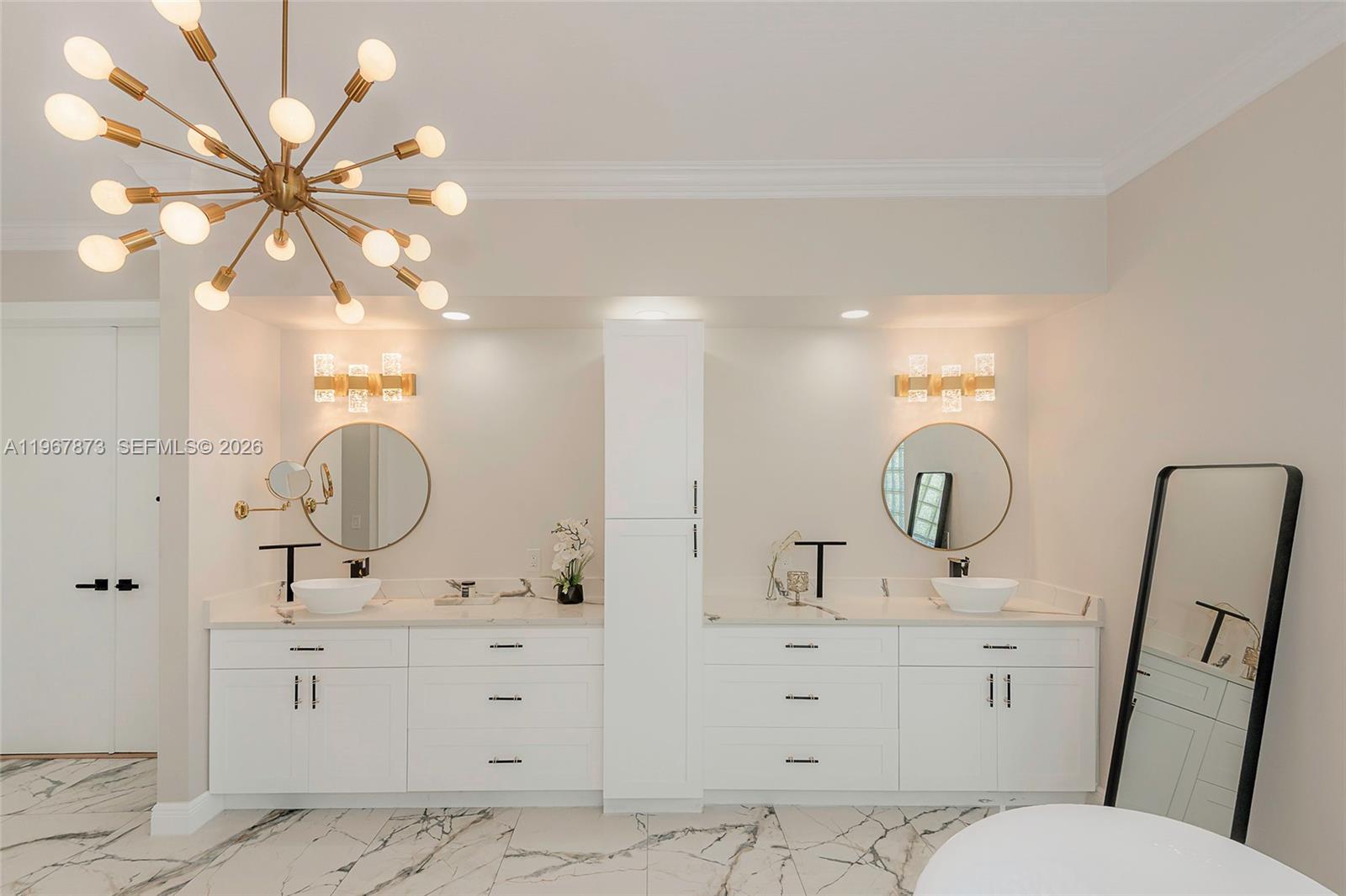 HOLLYWOOD LAKES COUNTRY C - Residential