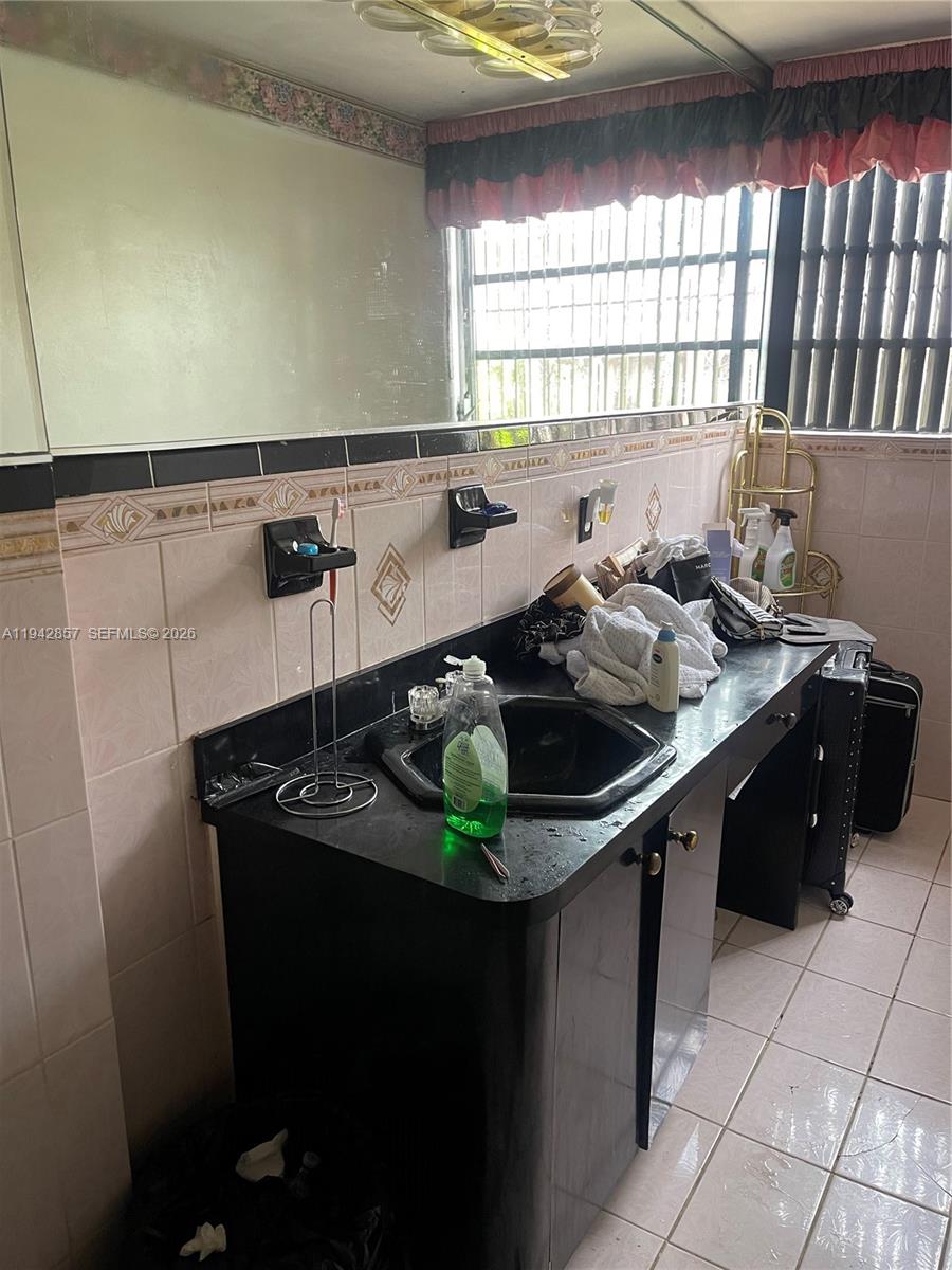 THE TROPICS AMD - Residential