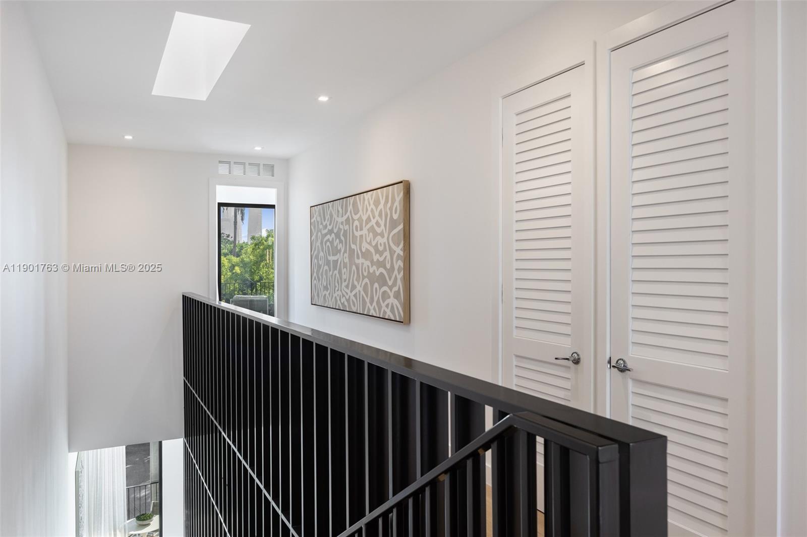 THE ROADS TOWNHOUSE - Residential