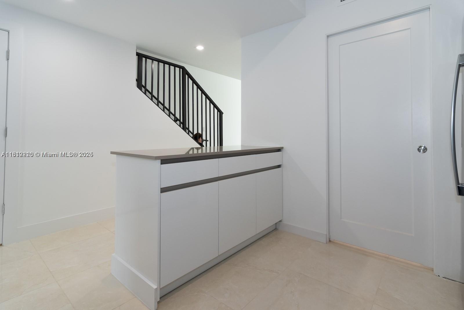 OAKS PLACE - Residential