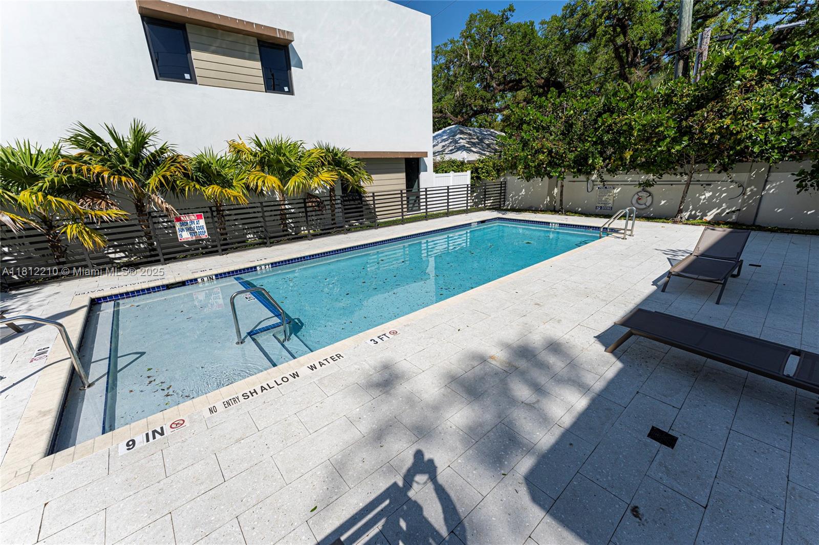 OAKS PLACE - Residential