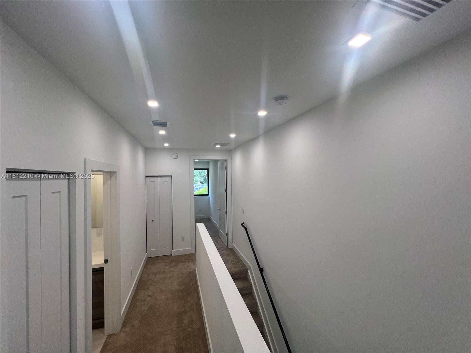 OAKS PLACE - Residential