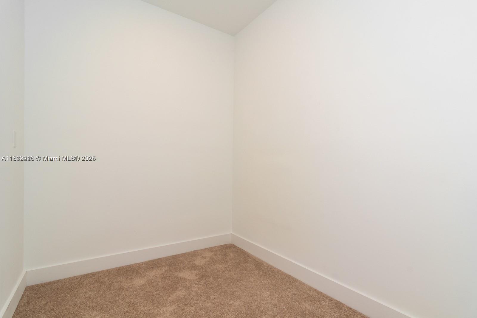 OAKS PLACE - Residential