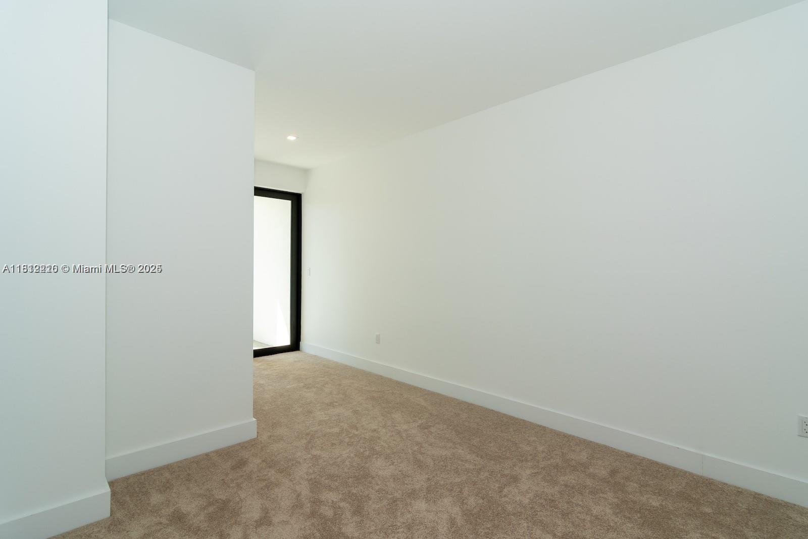 OAKS PLACE - Residential