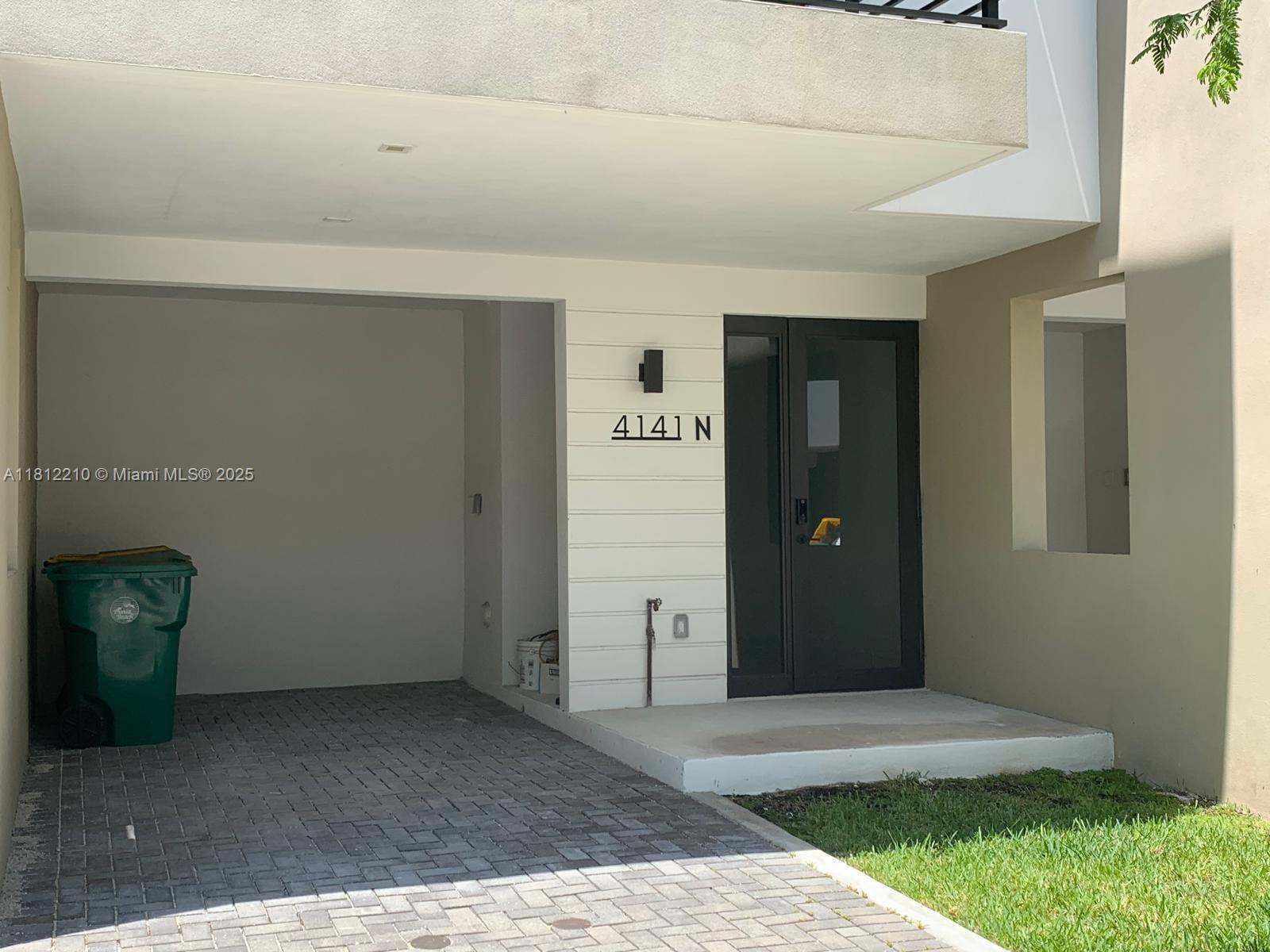 OAKS PLACE - Residential