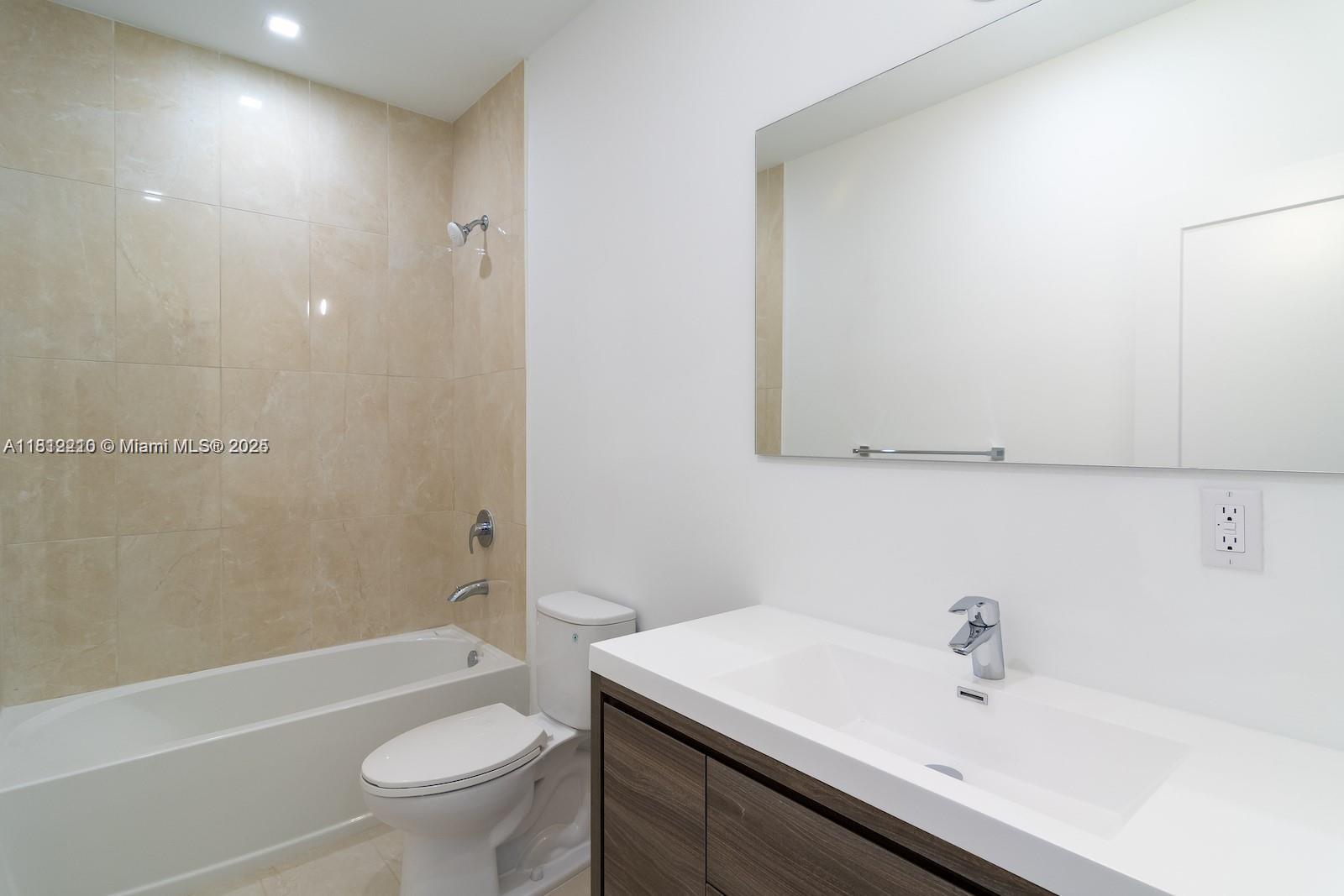 OAKS PLACE - Residential