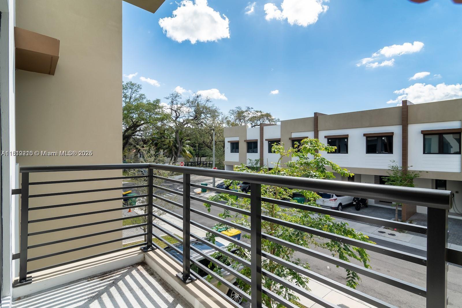 OAKS PLACE - Residential