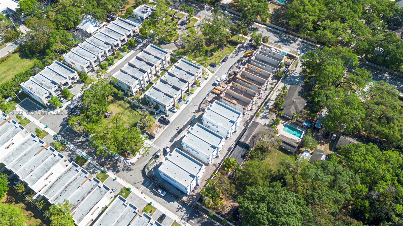 OAKS PLACE - Residential