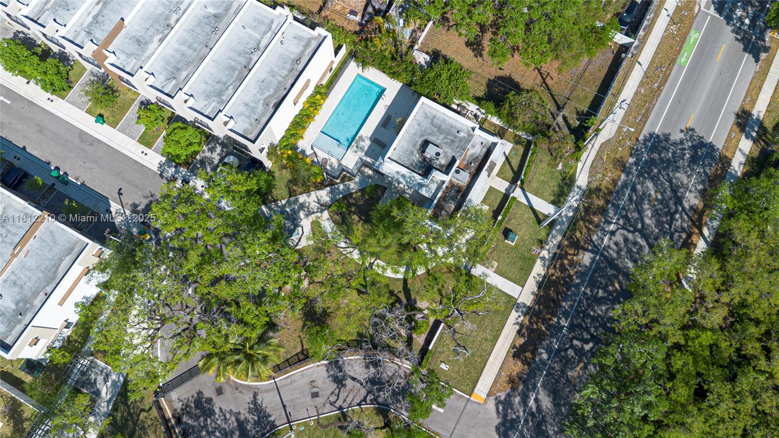 OAKS PLACE - Residential
