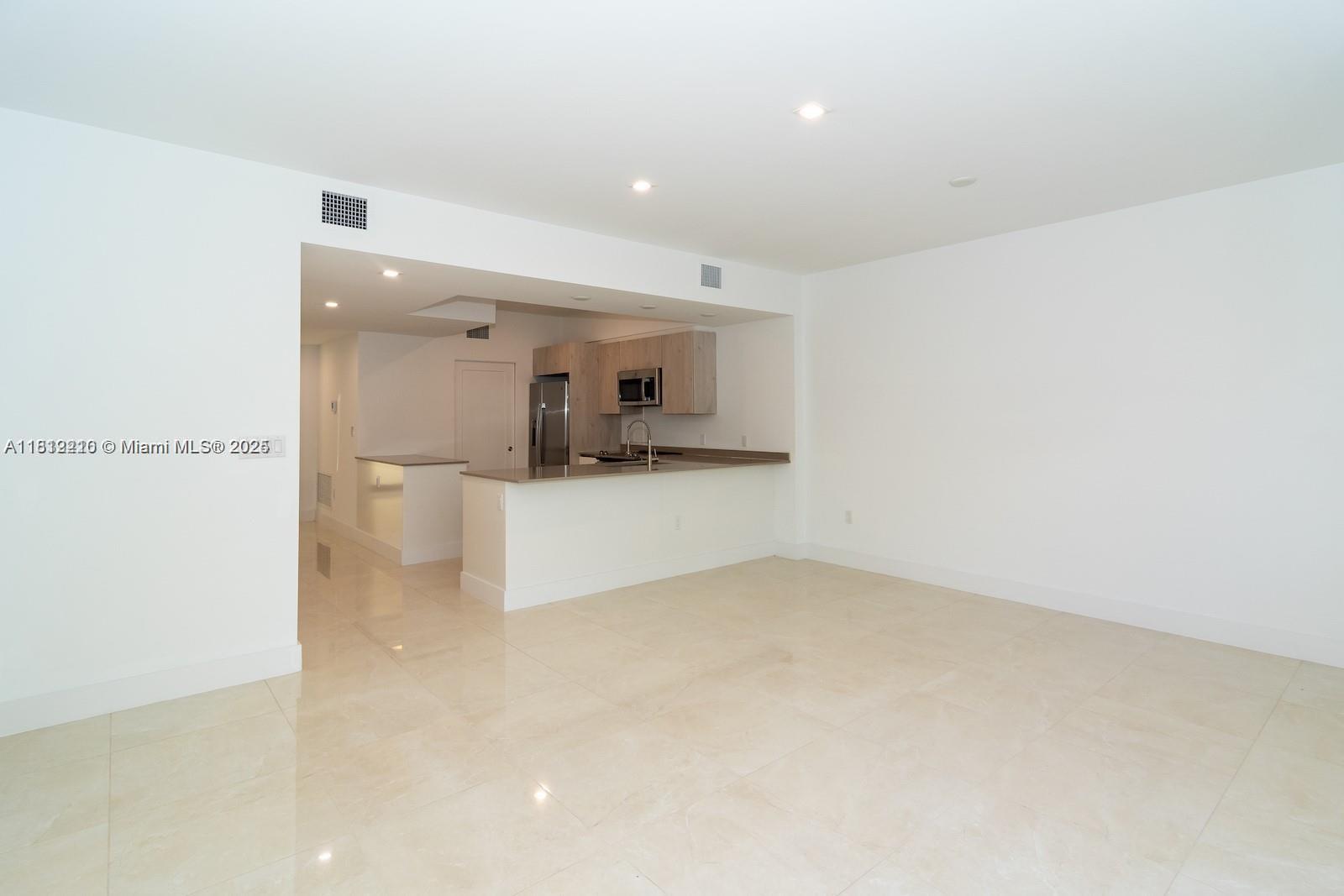 OAKS PLACE - Residential