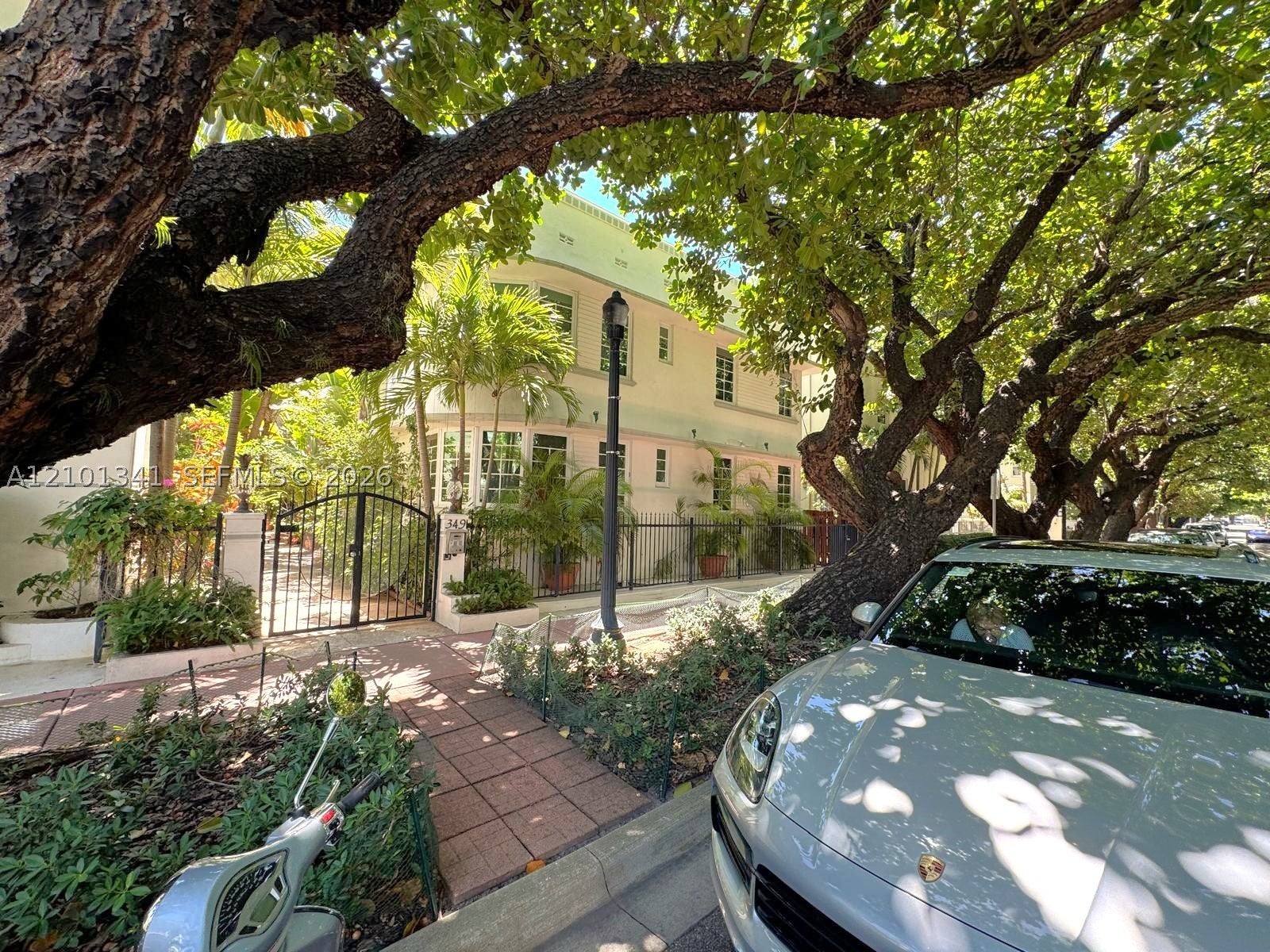 349 Meridian Ave B202