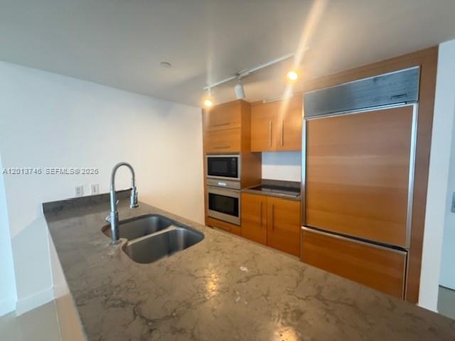 475 Brickell Ave 2411