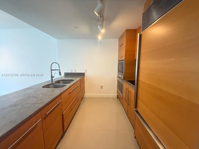 475 Brickell Ave 2411