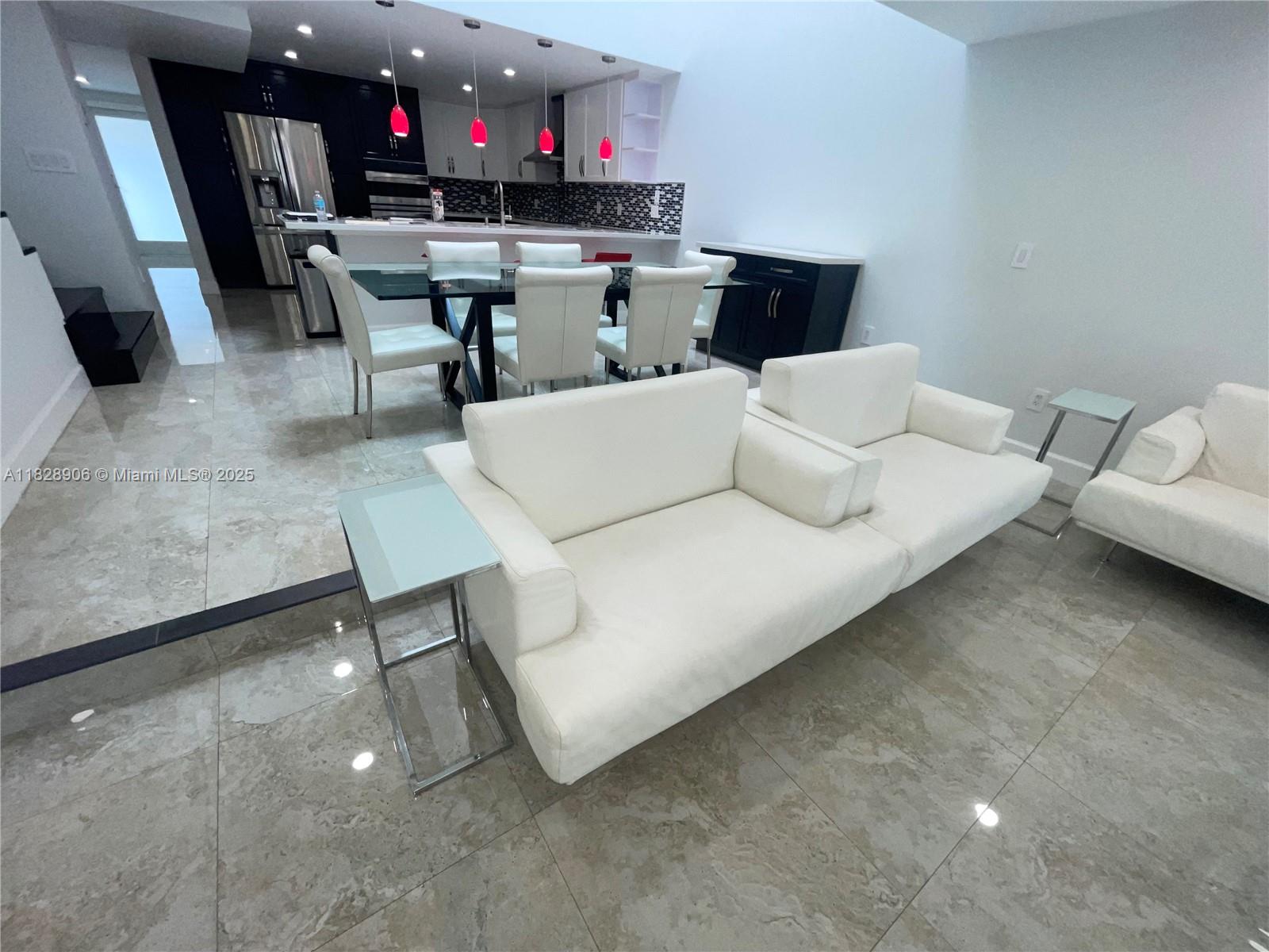 310 Poinciana island Dr 802