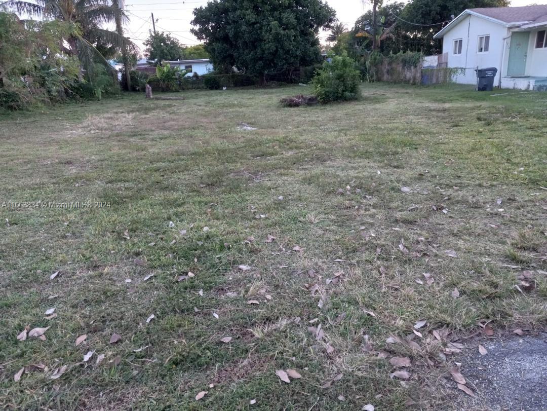 Vacant lot in the city of Hollywood-Prime location. Close to Hard rock-and 441
Close to I 95, Turnpike and airport
All investors, don't miss this opportunity Motivated seller.
..