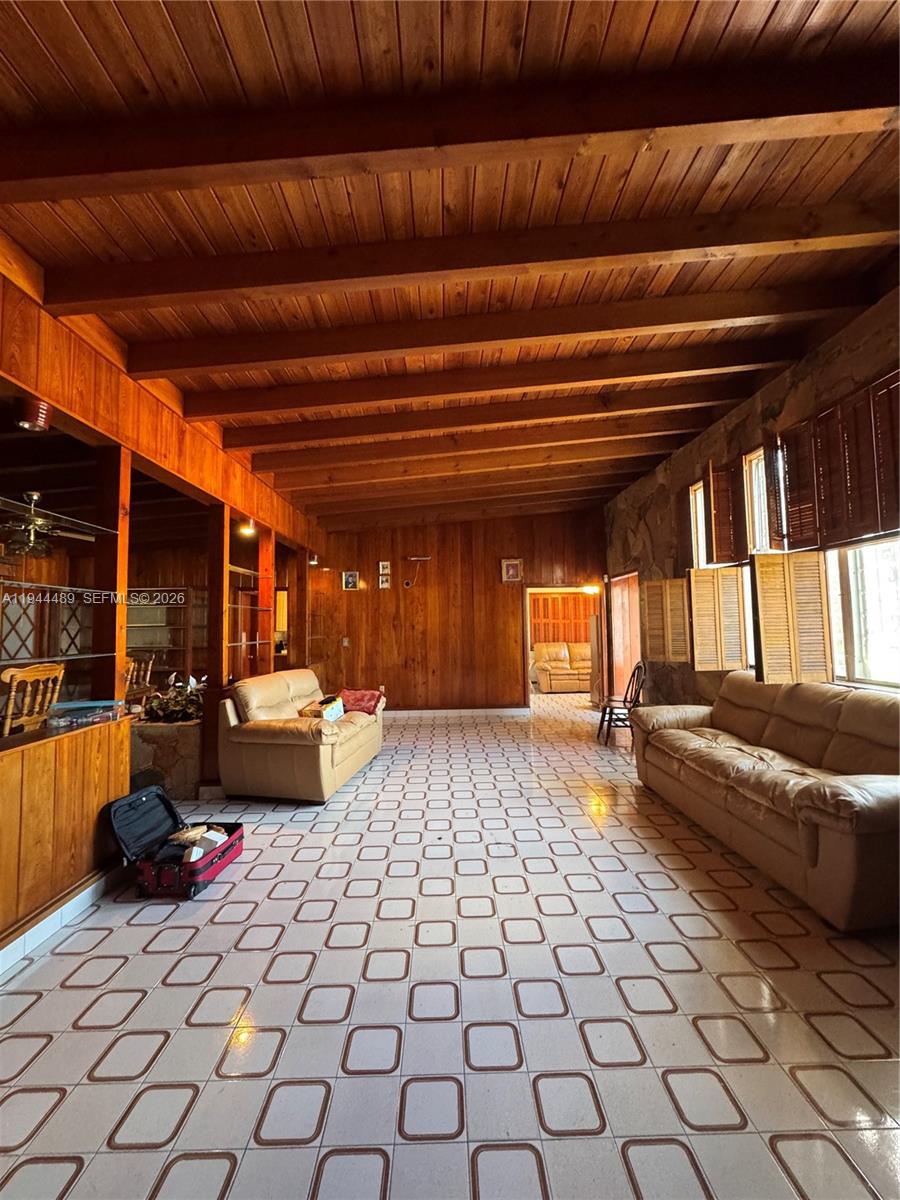 FLOYD GOVE ESTATE - Residential