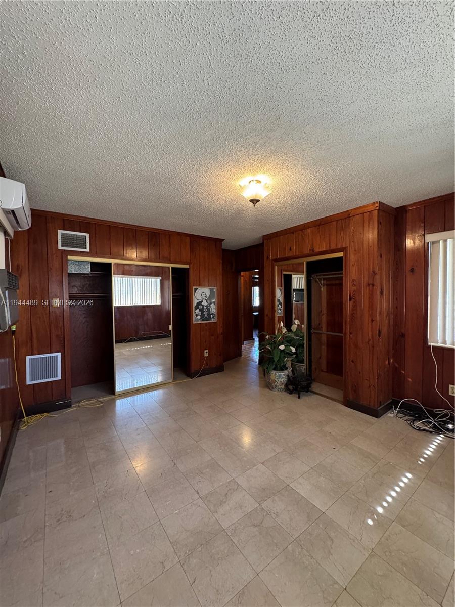 FLOYD GOVE ESTATE - Residential