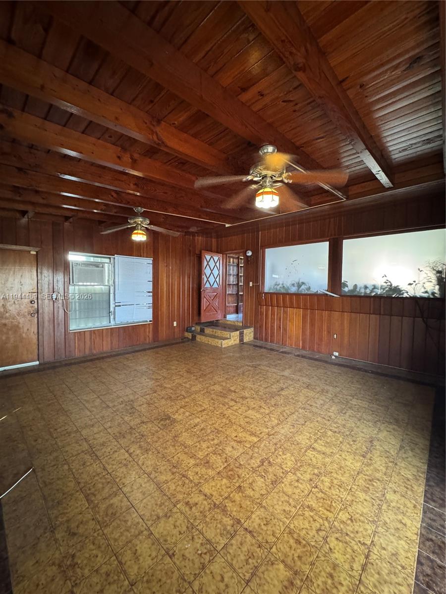 FLOYD GOVE ESTATE - Residential