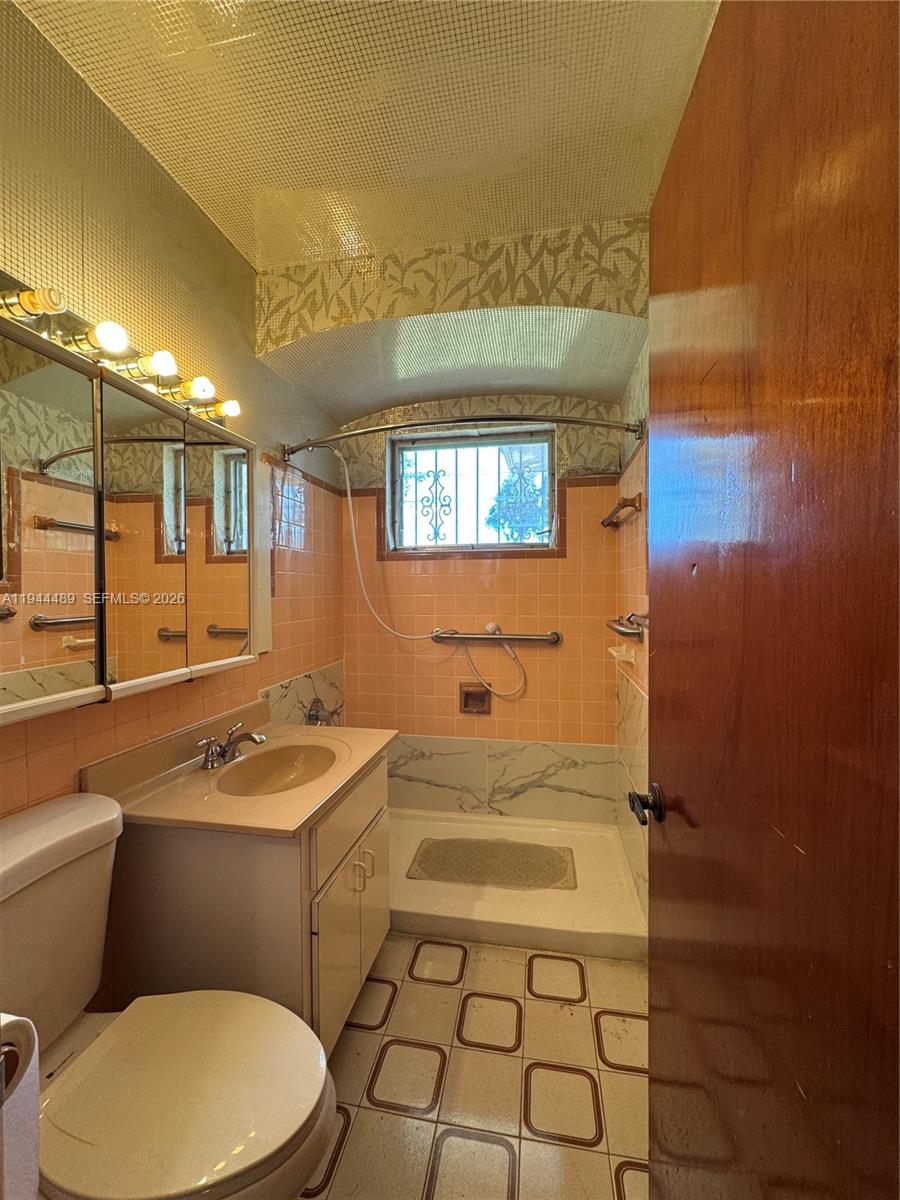 FLOYD GOVE ESTATE - Residential