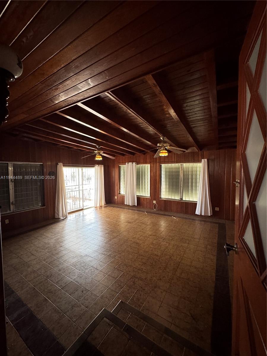 FLOYD GOVE ESTATE - Residential