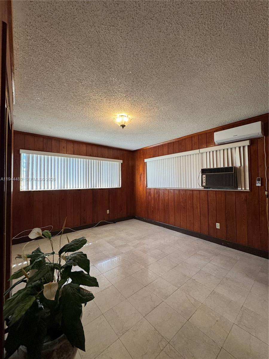 FLOYD GOVE ESTATE - Residential