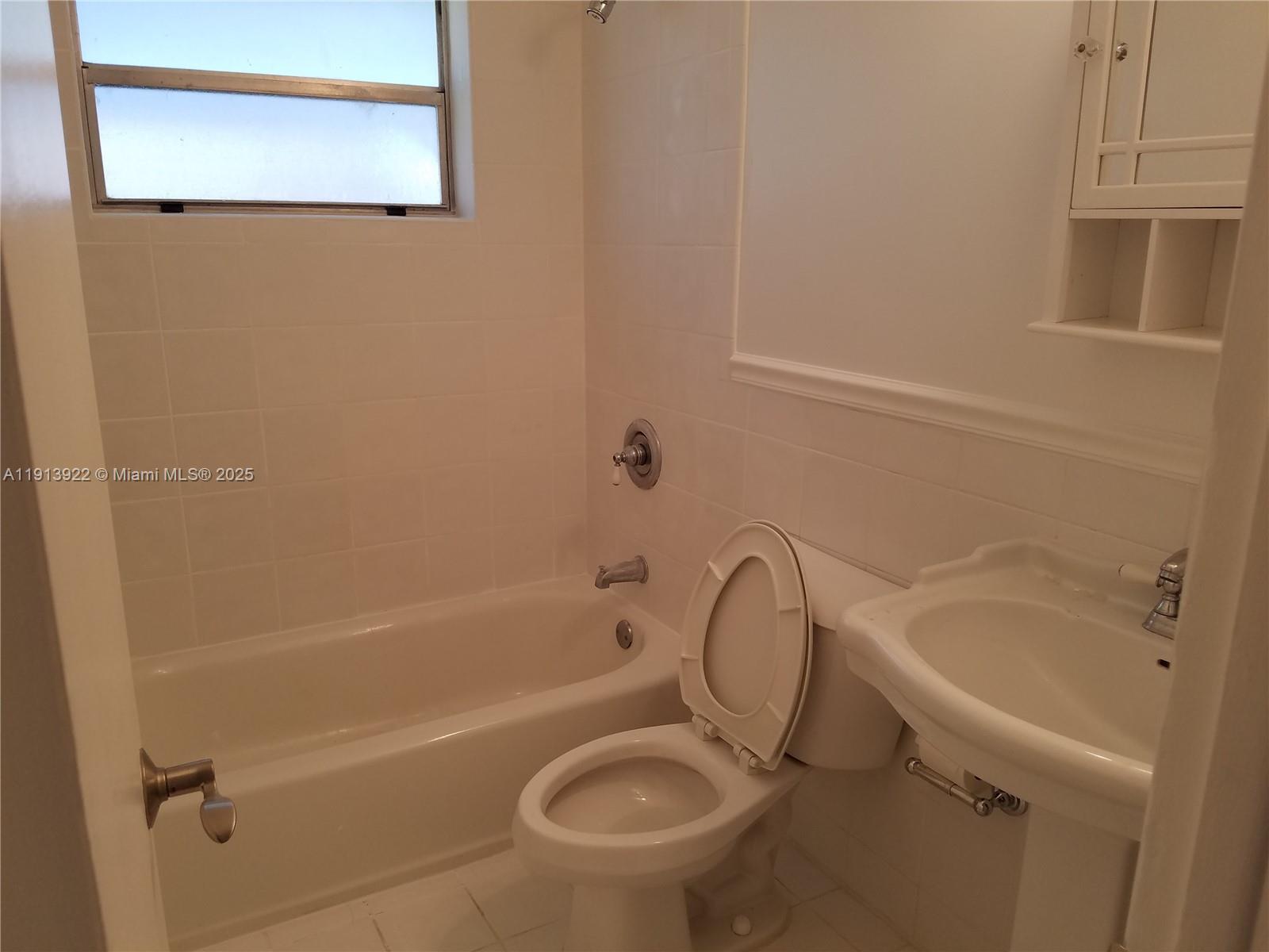 Central Miami Pt 01 - Residential Lease