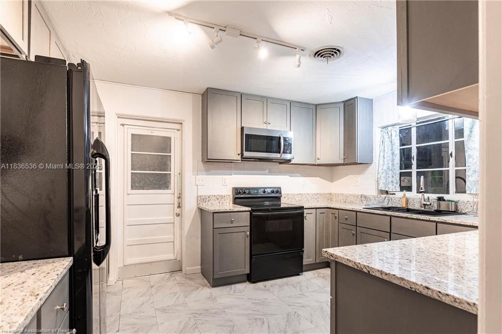 2600 Lakeview Drive