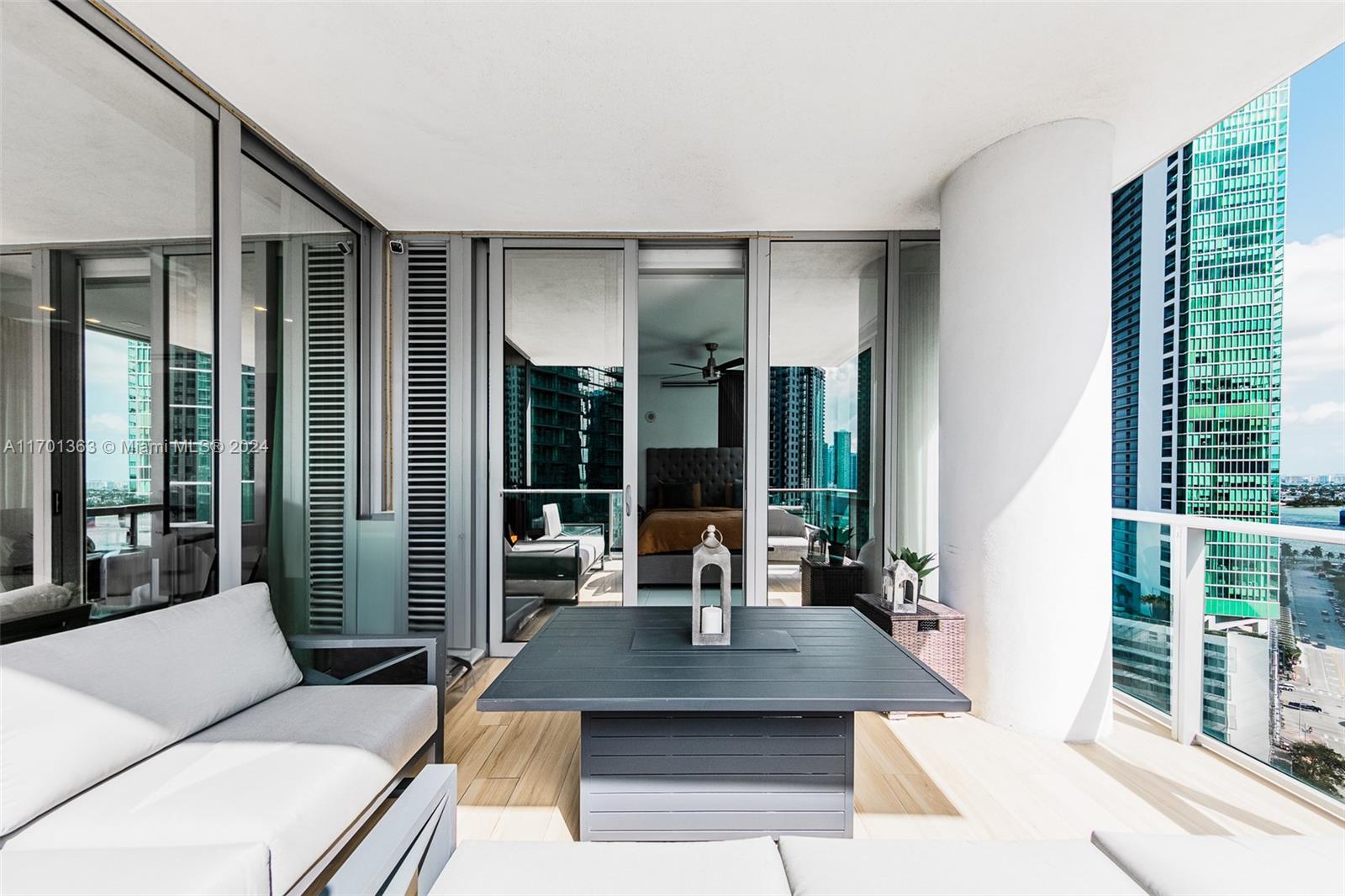 PARAMOUNT MIAMI WORLDCENT - Residential
