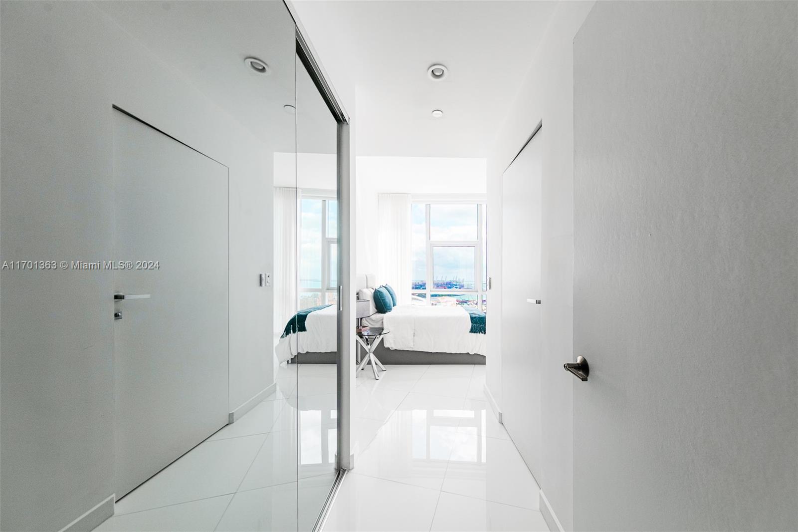 PARAMOUNT MIAMI WORLDCENT - Residential