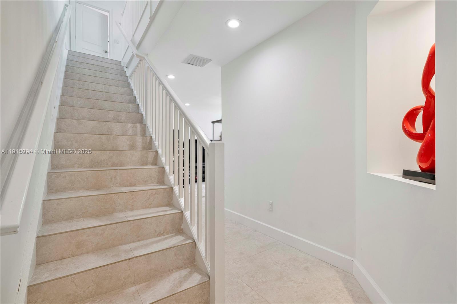 RIVER SECTION OF CROISSAN - Residential Lease