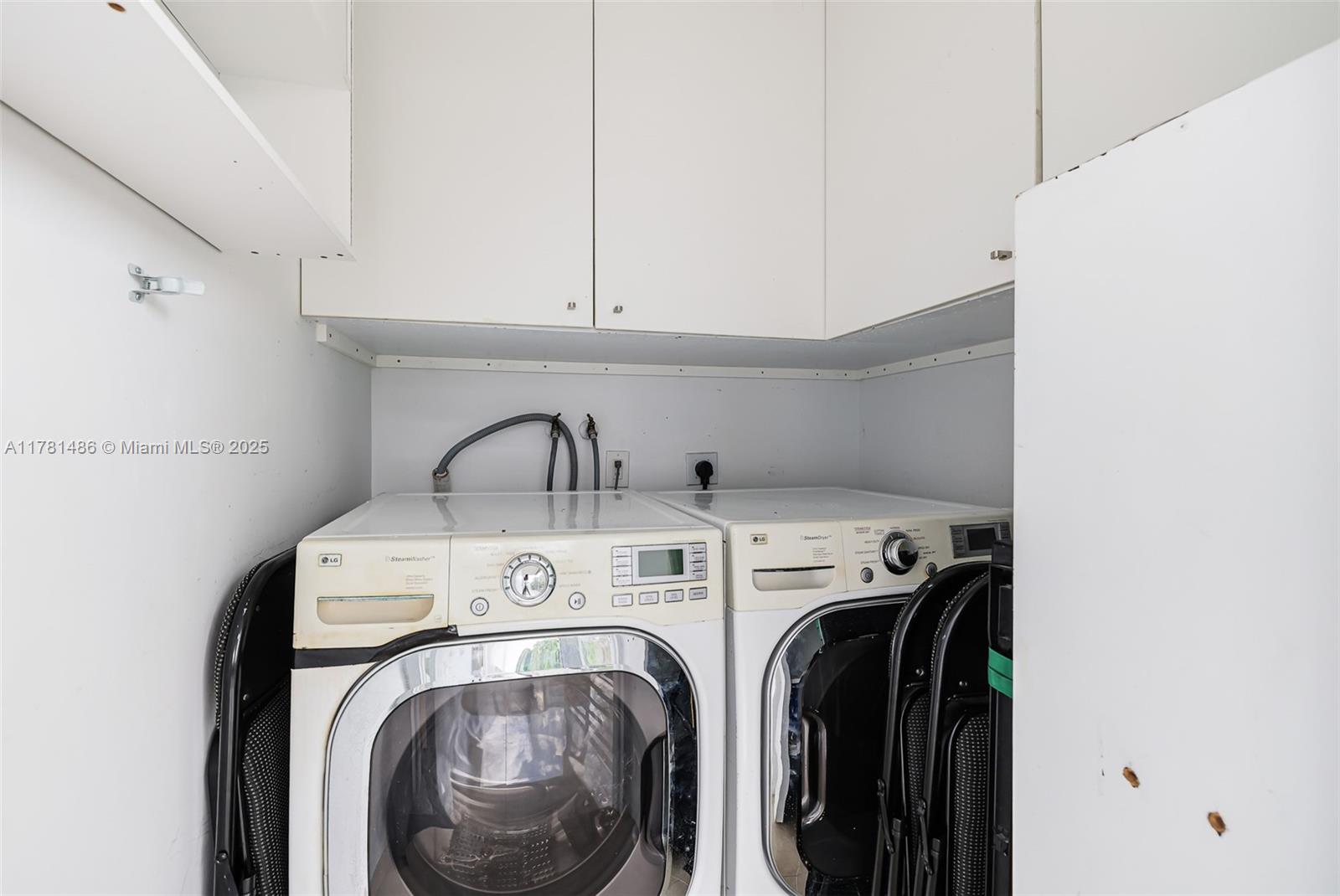 KINGS POINT CAPRI CONDOS - Residential Lease