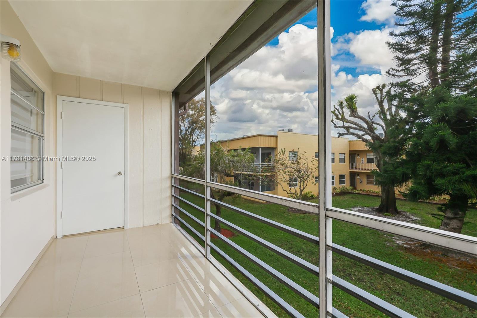 KINGS POINT CAPRI CONDOS - Residential Lease