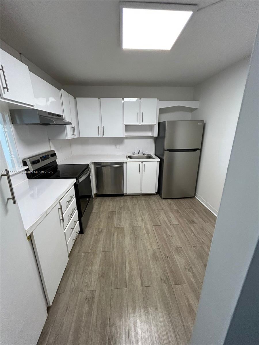 Rental Property at 2801 Ne 183rd St 305W, Aventura, Miami-Dade County, Florida - Bedrooms: 1 
Bathrooms: 2  - $1,650 MO.